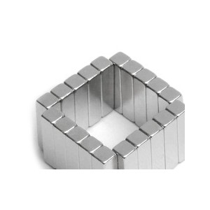 Parallelepipedo magnetico PRLM 15-04-04